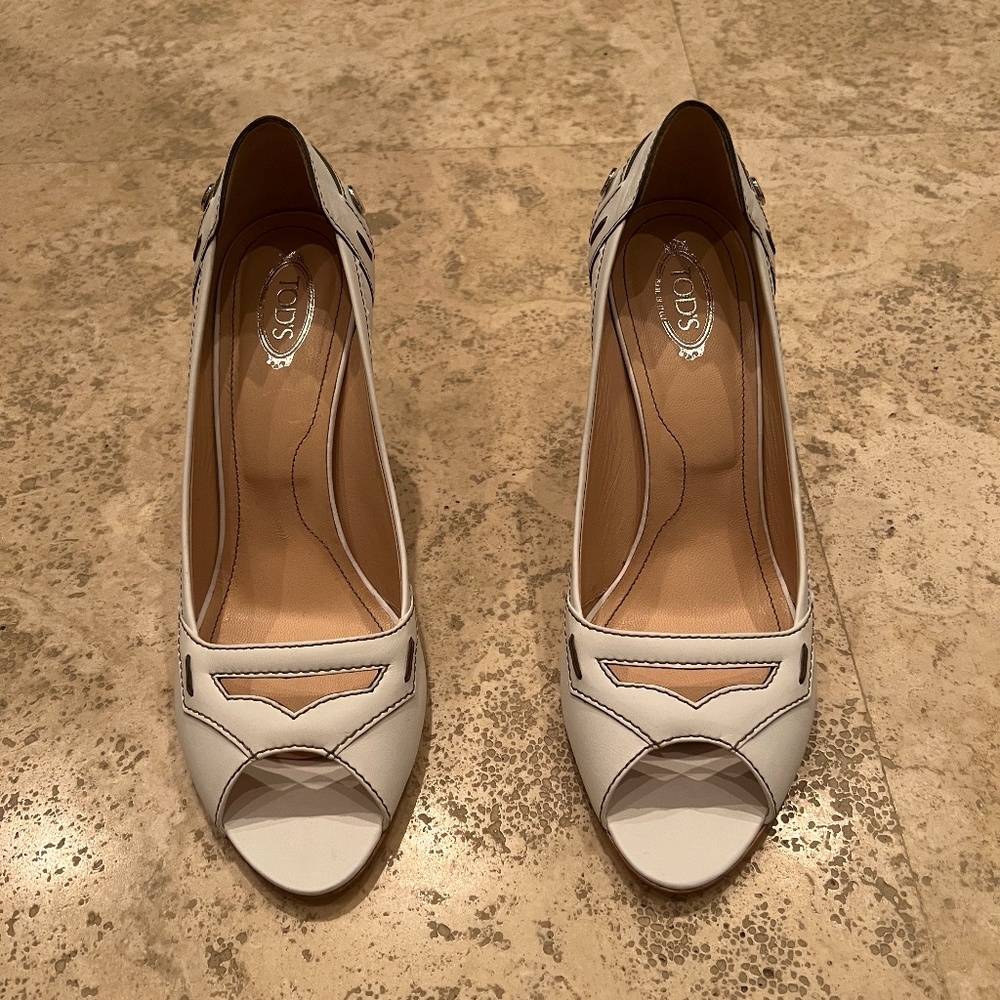Tod's White Leather Shoe with Wood Heel